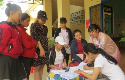 Bệnh viện Sản Nhi tổ chức khám từ thiện cho sản phụ tại xã Bình Châu